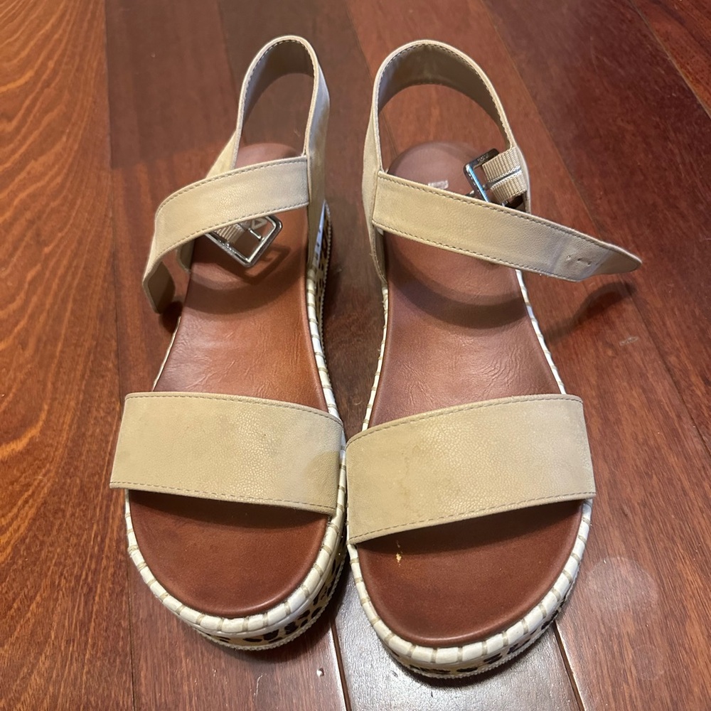 Mia Platform Sandals